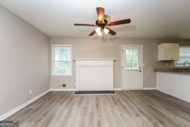 Building Photo - 1228 Weston Dr