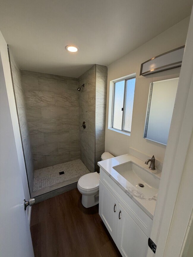 Building Photo - Spacious Home in Prime Pacific Beach Location