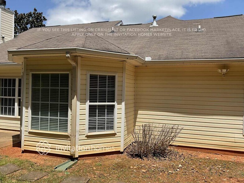 Building Photo - 7555 Golden Sands Dr