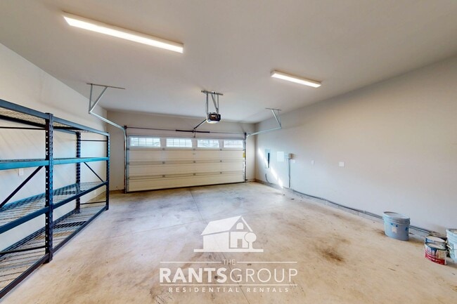 Building Photo - Bright 3-Bedroom, 2-Bathroom Rambler in Olympia!