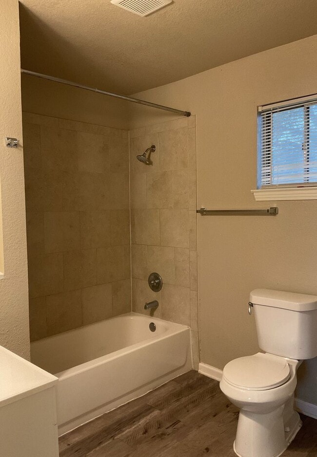 Building Photo - 1801 S 41st St