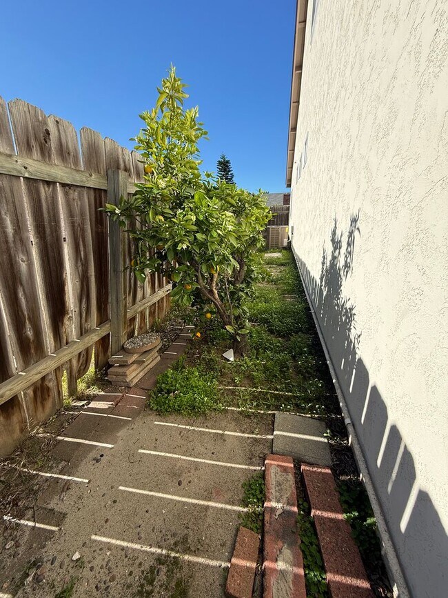 Building Photo - Newly Renovated Home on a Quiet Cul-de-Sac – Available Now