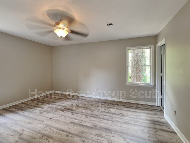 Building Photo - 2380 Spring Valley Dr