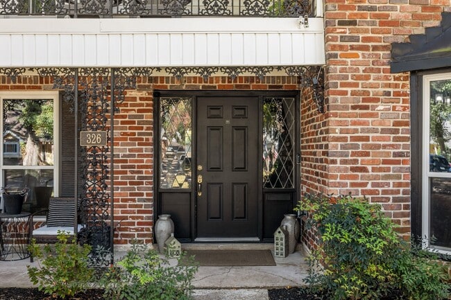 Building Photo - 326 Bayou View Dr