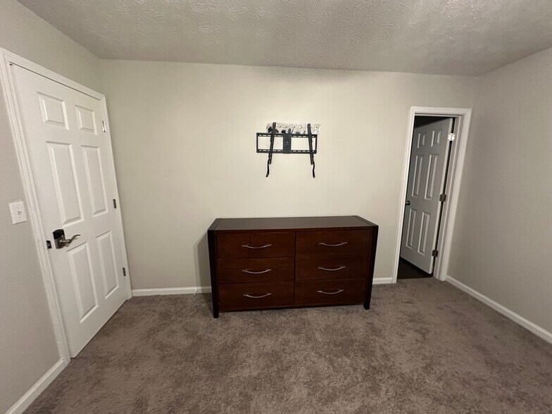 Building Photo - 1234 Decatur