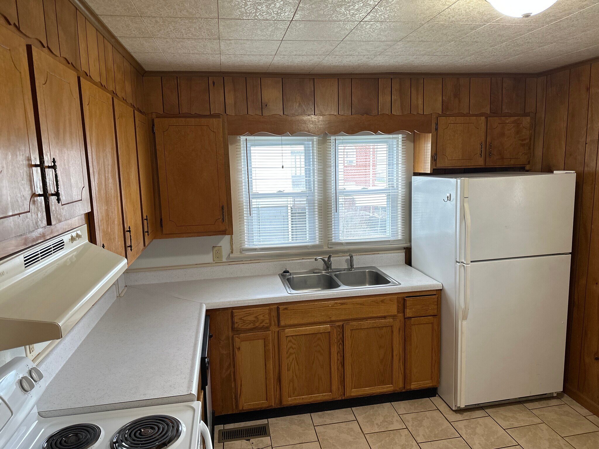 Building Photo - 205 Unaka St