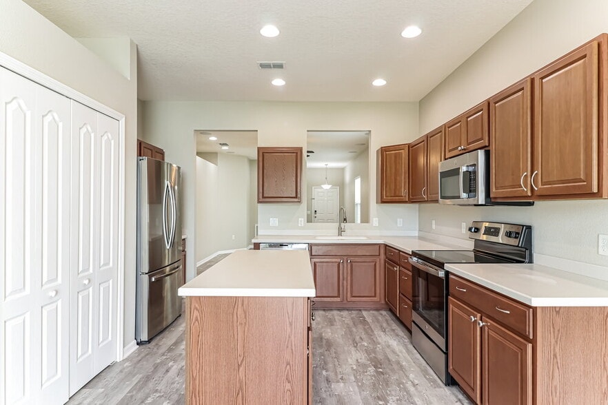 Building Photo - 13402 Kent Bradley Street