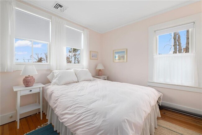 Building Photo - 59 Mt Hope Ave