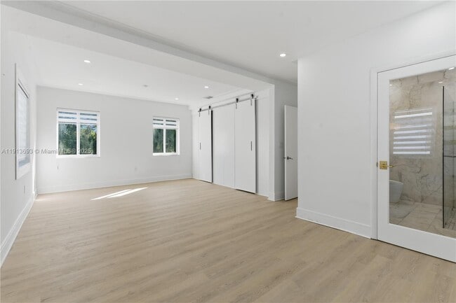 Building Photo - 1244 SW 13th Ave