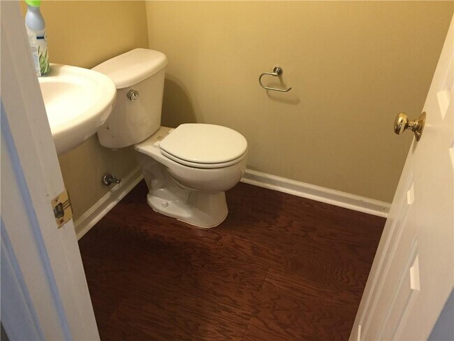 Building Photo - 708 Wendlebury Ct
