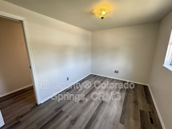 Building Photo - 1237 Chiricahua Dr