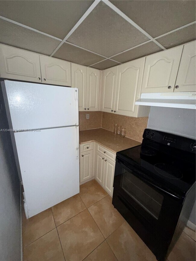 Building Photo - 6960 Miami Gardens Dr