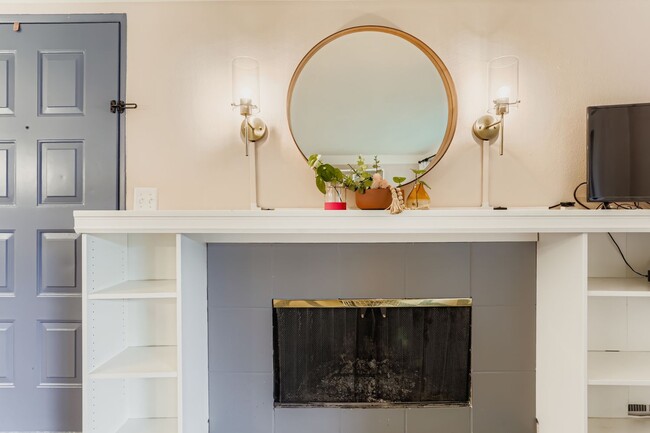 Building Photo - 77 Galen St