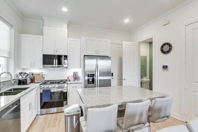 Building Photo - 5111 Briscoe St