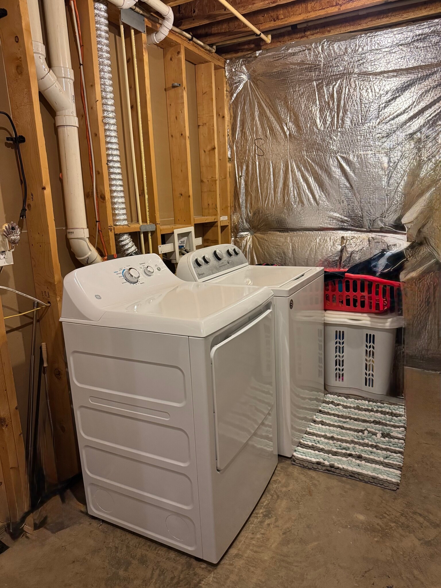 Washer/dryer facilities - 13004 Grant Ct