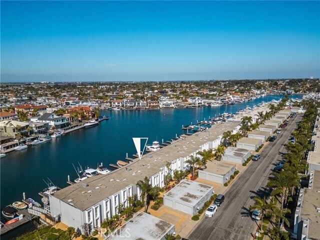 Building Photo - 3965 Aladdin Dr