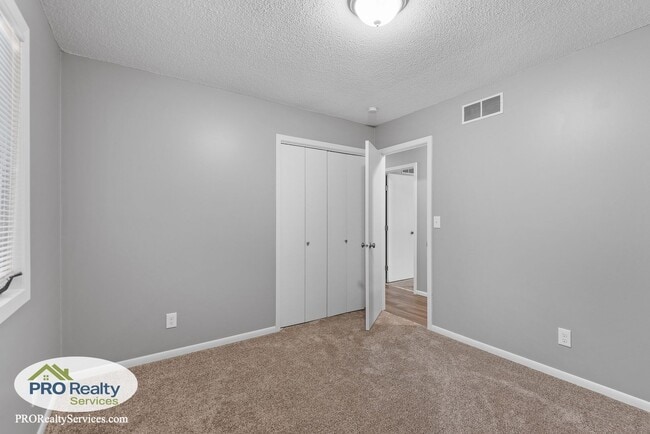 Building Photo - 5 Bedroom Home in Crystal