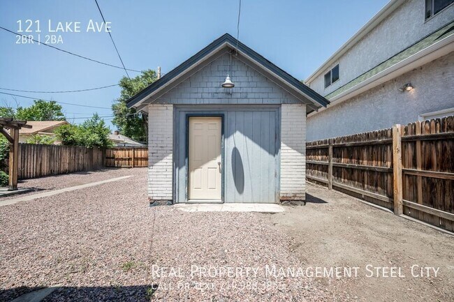 Building Photo - 121 Lake Ave