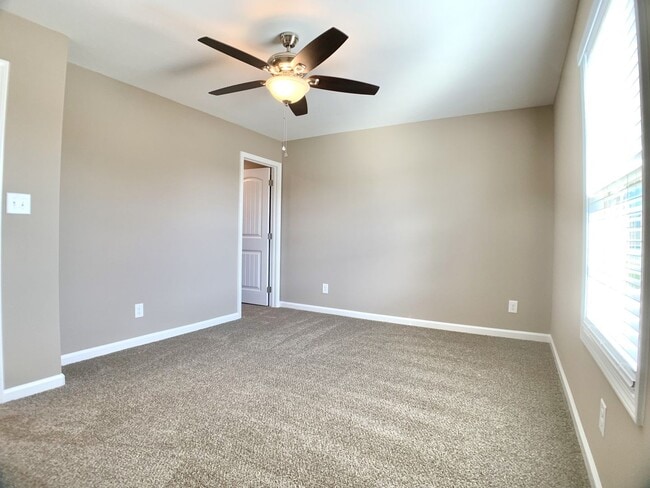 Building Photo - 425 Ayden Ln