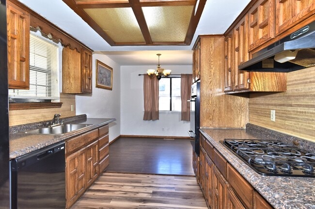 Building Photo - 2208 W Memphis St