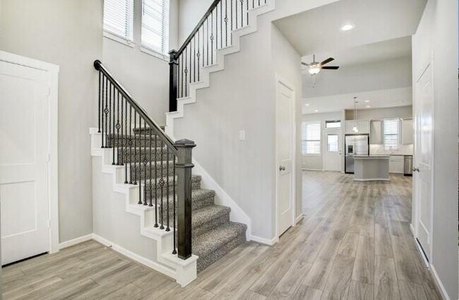 Building Photo - 24926 Via Arabella Ln