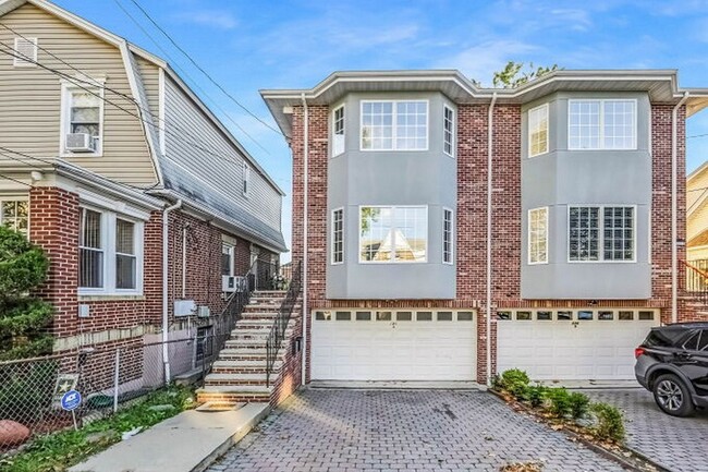 Building Photo - 386A Park Ave