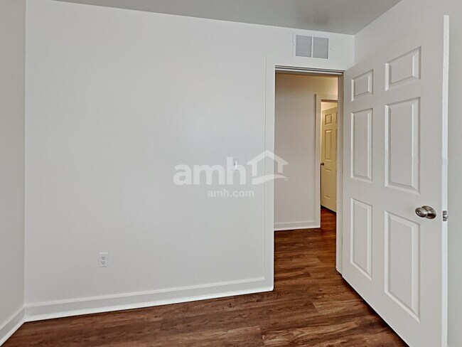 Building Photo - 11755 Altamont St