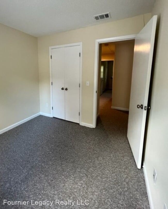 Building Photo - 3 br, 2.5 bath House - 4239 Baylor Street
