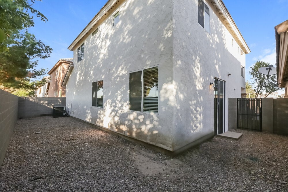 Building Photo - 5211 Burton Dr