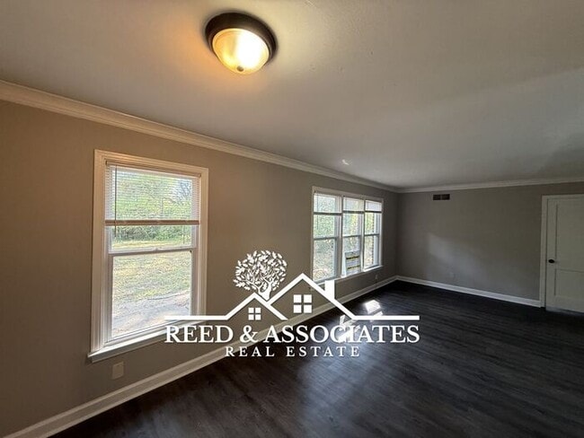 Building Photo - 3 Bedroom in Whitehaven!