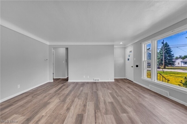 Building Photo - 18304 Garden Blvd