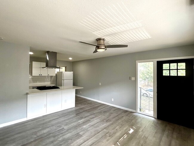 Building Photo - 3304 Tom Green St