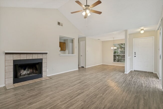 Building Photo - 2-BEDROOM DUPLEX