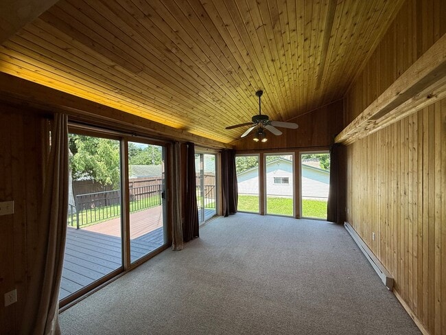 Building Photo - Beautiful 5 Bed 3 Bath Single Family Home ...