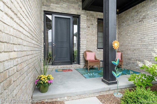 Building Photo - 850 Marlayna Dr