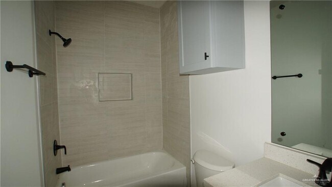 Building Photo - 11 Ozark Ave