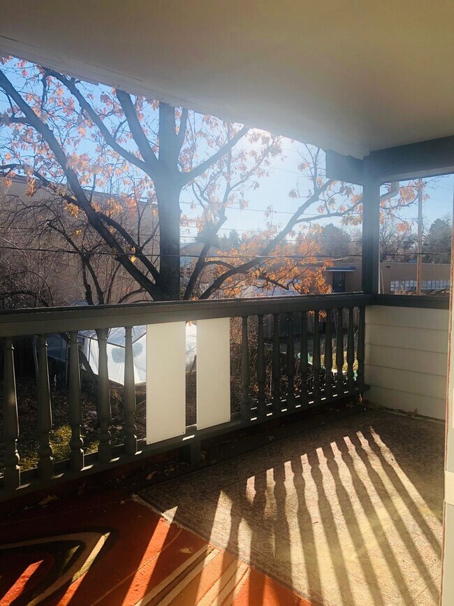 Building Photo - Two Story Single Family Home in the Roseda...