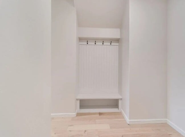 Building Photo - Model Home in East Edmond + 3 bedrooms + B...
