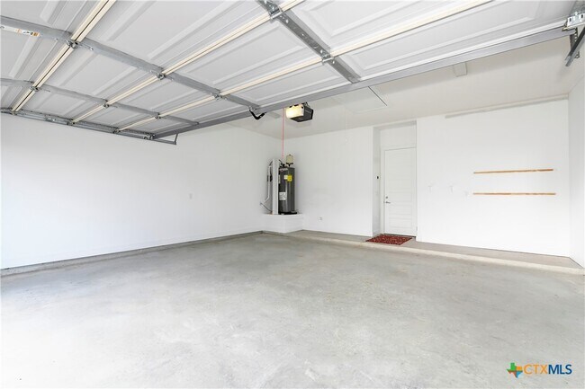 Building Photo - 114 High Point Cir