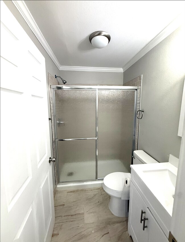 Building Photo - Grove St