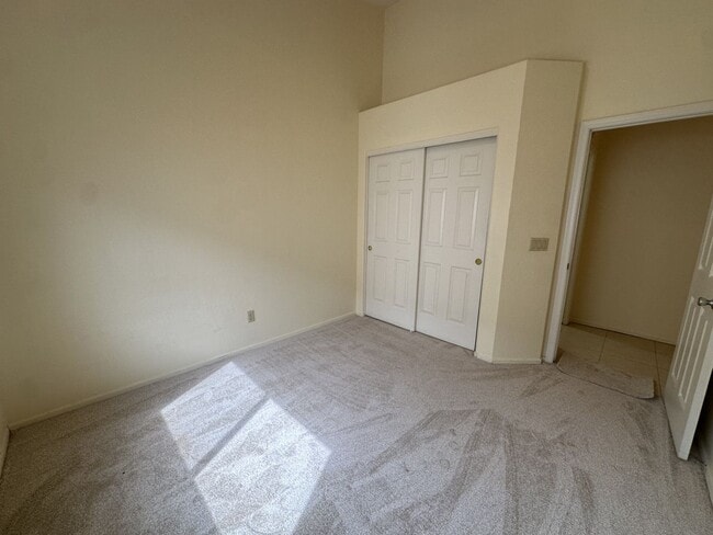 Building Photo - CONVENIENT CHANDLER LOCATION