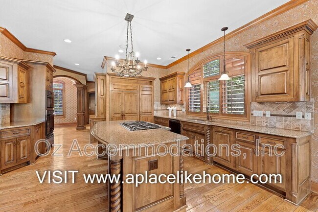 Building Photo - 16690 Country Club Dr