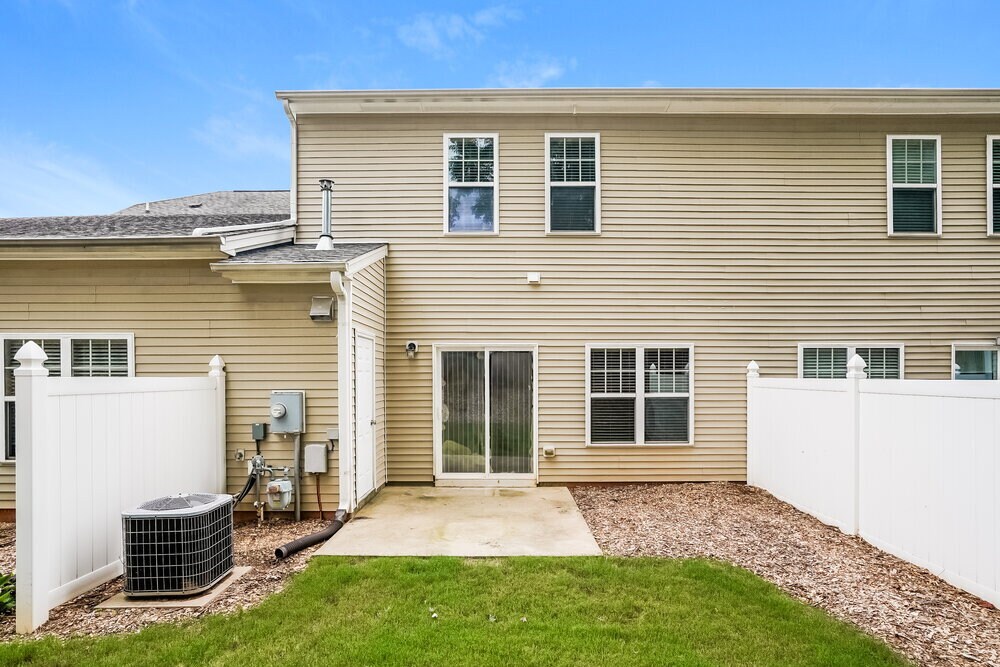 Building Photo - 2545 Spring Oaks Way
