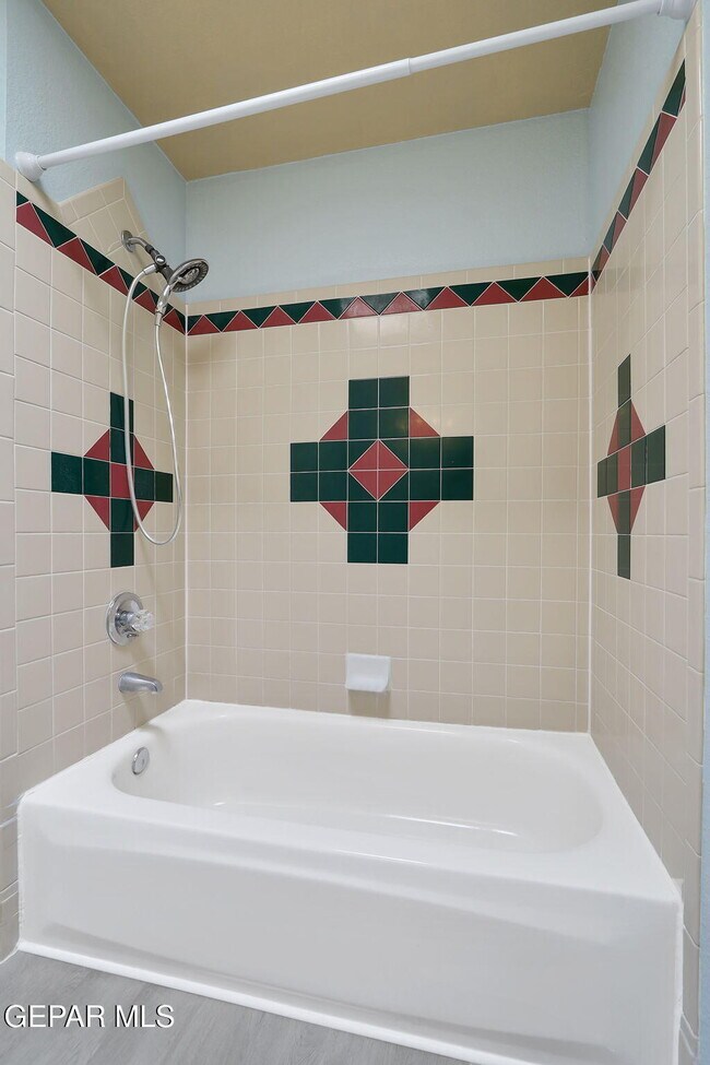 Building Photo - 10925 Loma Alta Pl