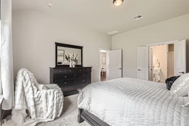 Building Photo - 8615 McKamy Dr