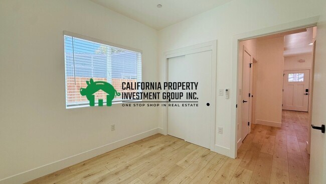 Building Photo - 4104 16th Ave