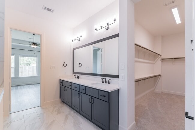 Building Photo - 972 Terlingua Creek Dr