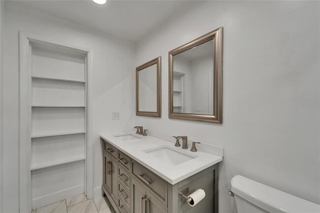 Building Photo - 2552 Bramblewood Dr W