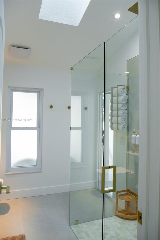 Building Photo - 1010 Joyce Ct