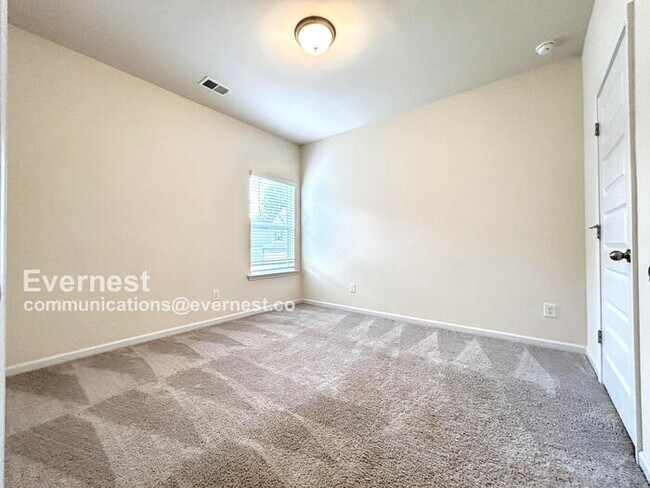 Building Photo - 116 Waterside Dr